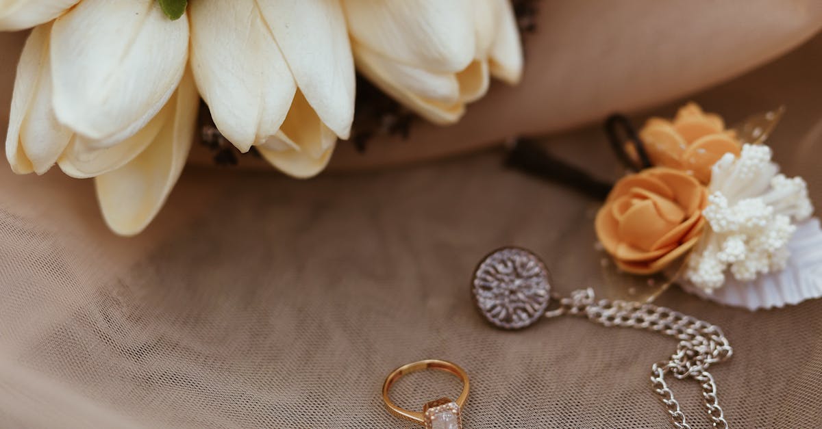 Festive Florals: Incorporating Holiday Themes in Weddings