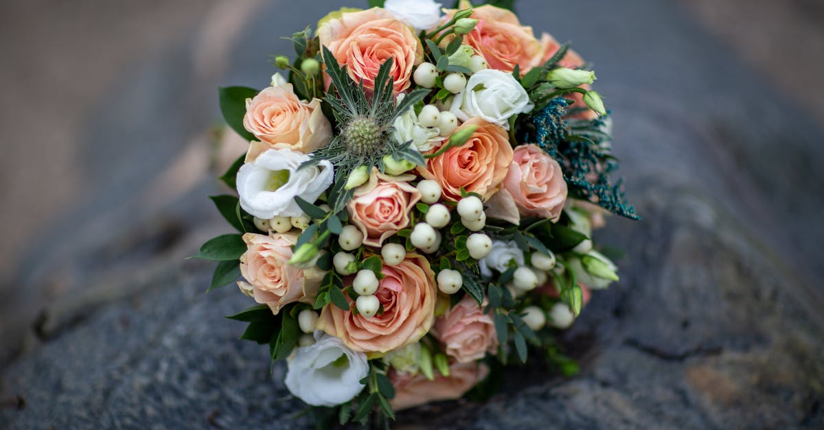Selecting the Right Size and Shape for Your Bridal Bouquet